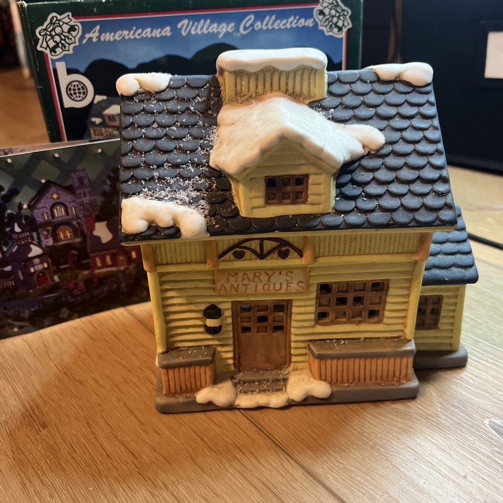 Brinn's 1987 Americana Village Collection Mary's Antiques  House No‎ Light